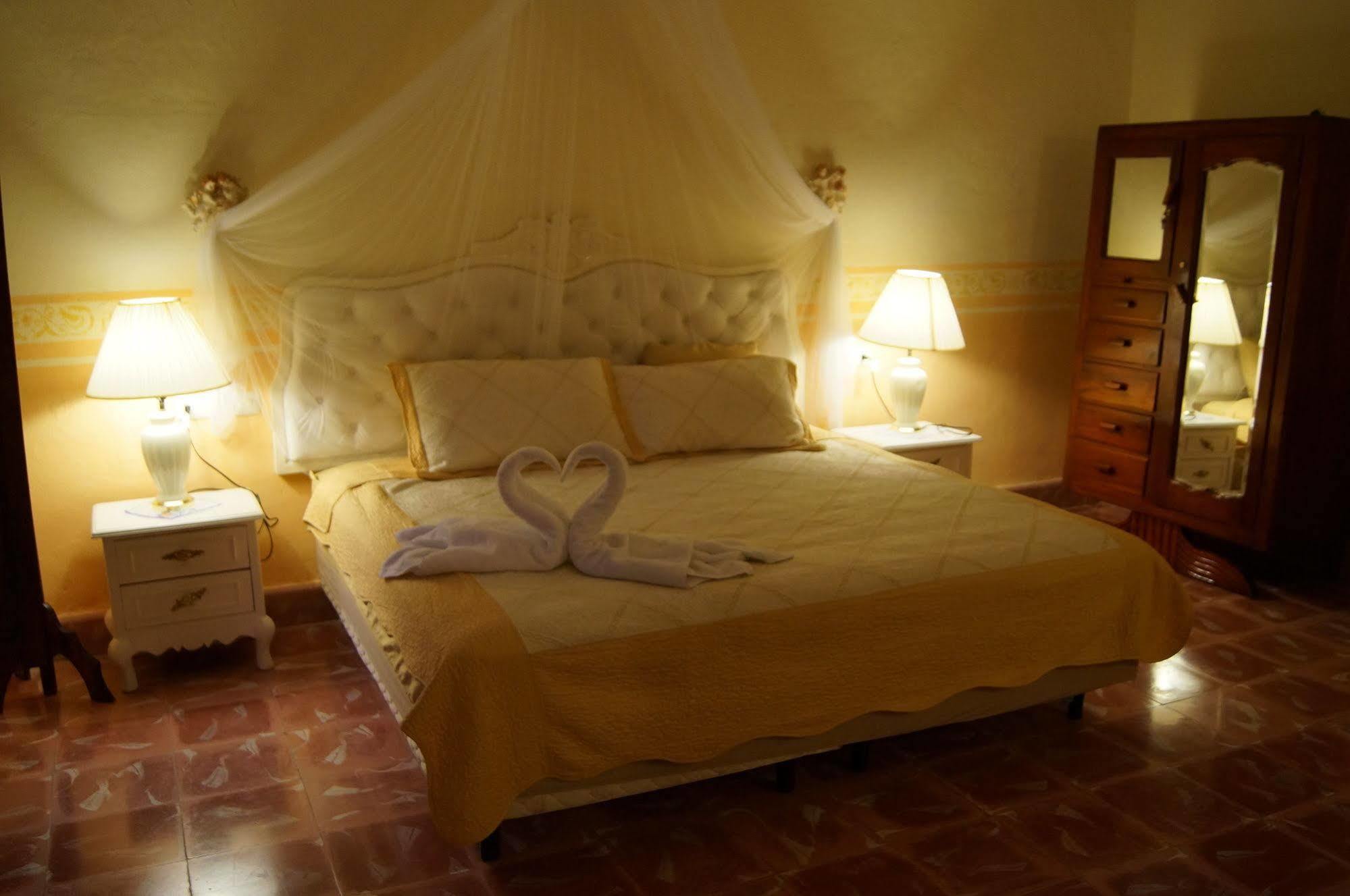 Hotel Casa Marlene Valladolid  Zewnętrze zdjęcie